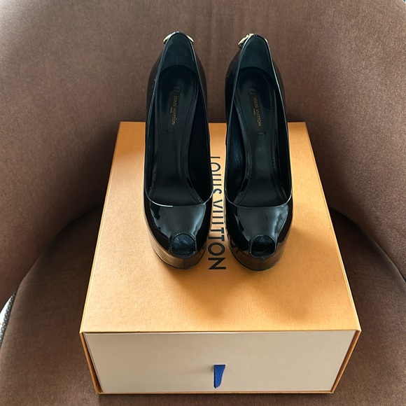 Louis Vuitton Oh Really! Patent Black Pumps - EU38 - Picture 2 of 14